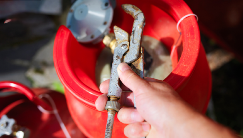 Cách mở khóa van bình gas đỏ