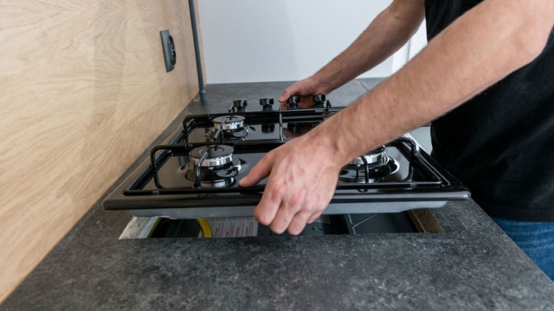 giao gas và lắp đặt bếp gas tại Quận 4 